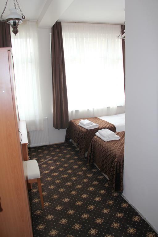 Akdeniz Hotel Istanbul Exterior photo