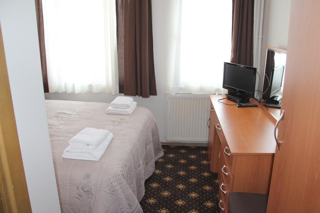 Akdeniz Hotel Istanbul Exterior photo