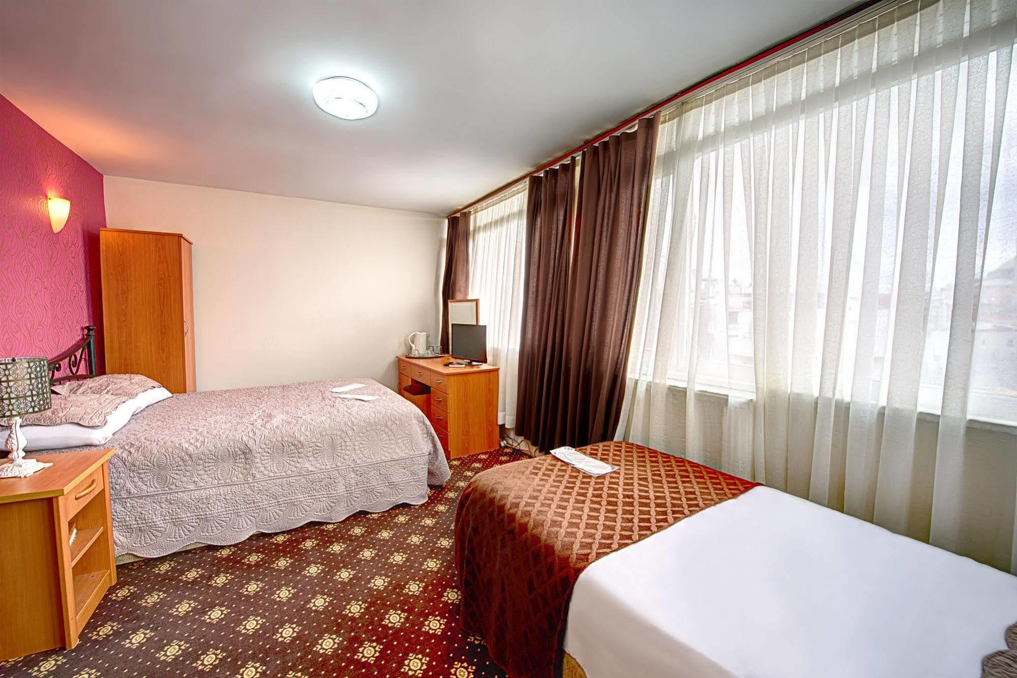 Akdeniz Hotel Istanbul Exterior photo