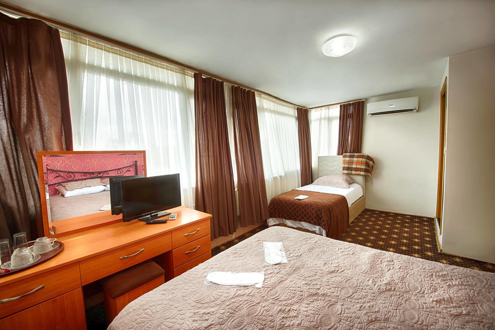 Akdeniz Hotel Istanbul Exterior photo