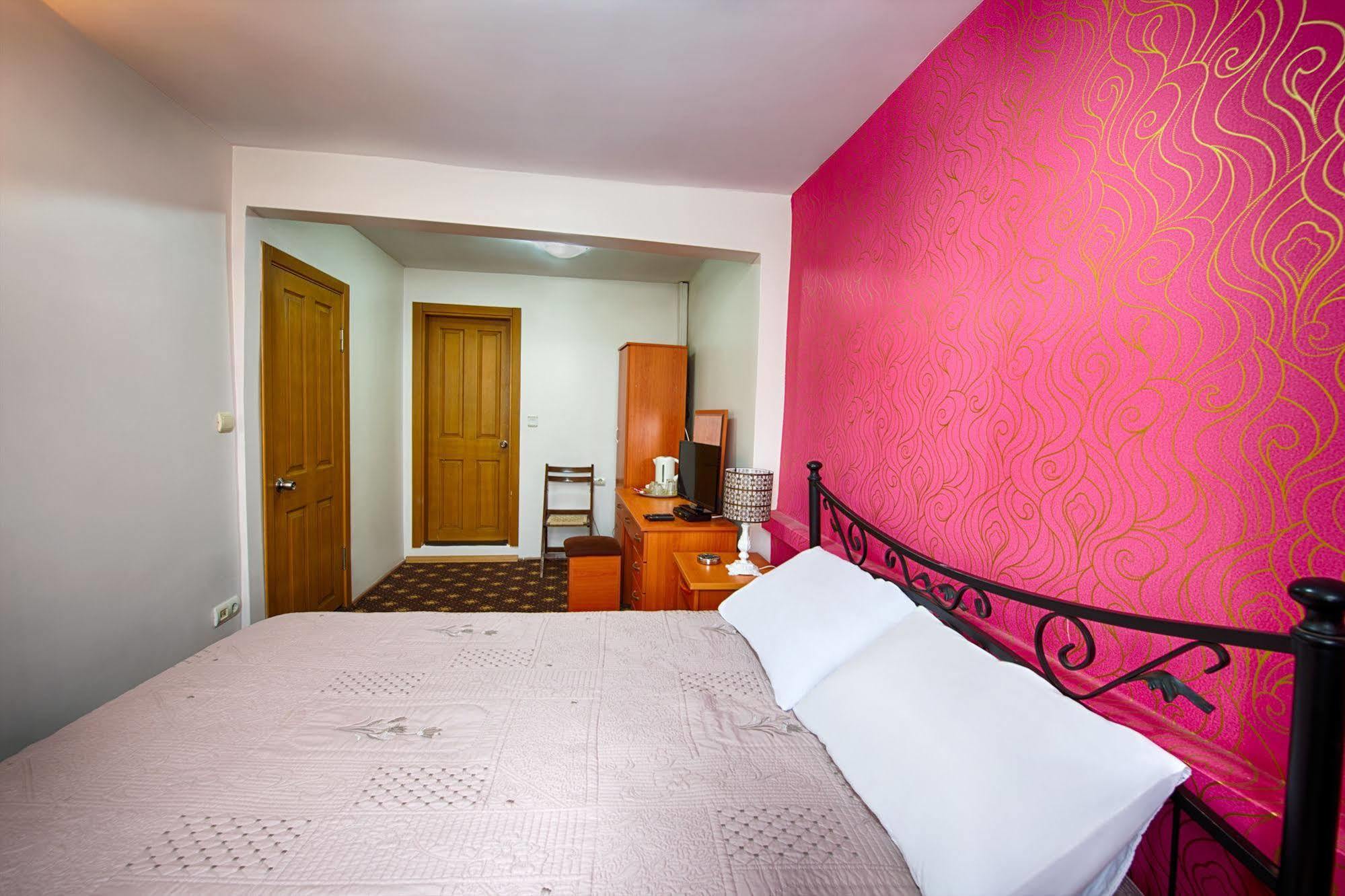 Akdeniz Hotel Istanbul Exterior photo